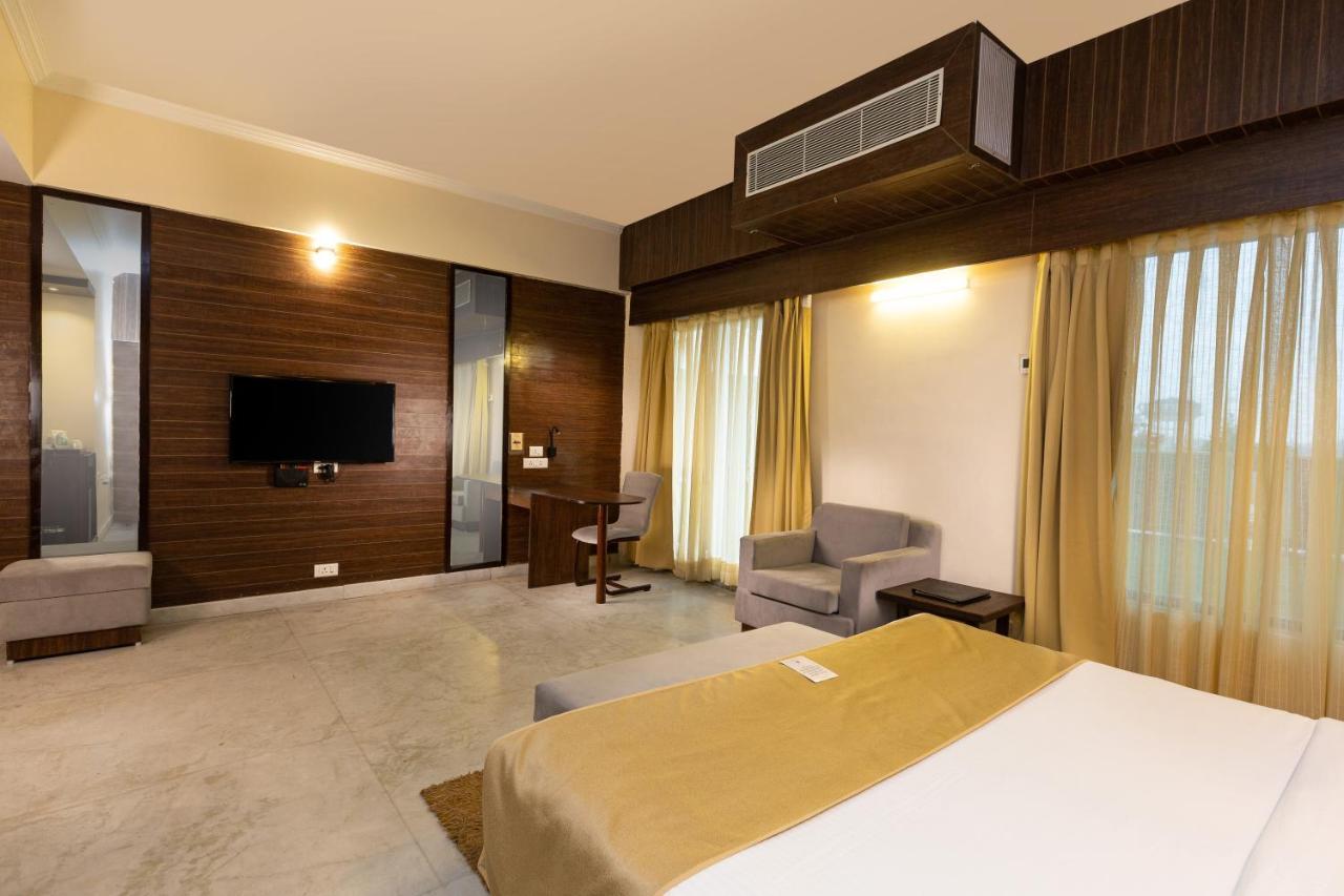 The Solitaire Dehradun Ngoại thất bức ảnh