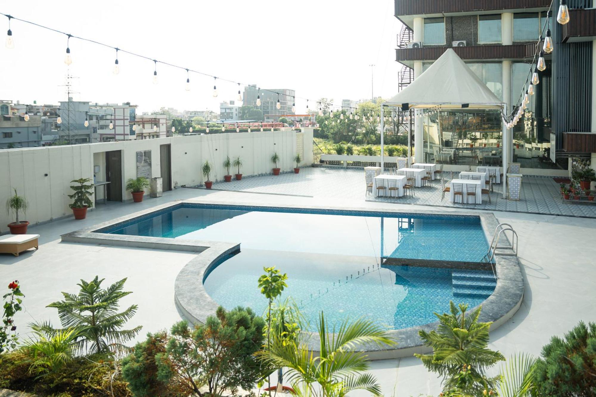 The Solitaire Dehradun Ngoại thất bức ảnh