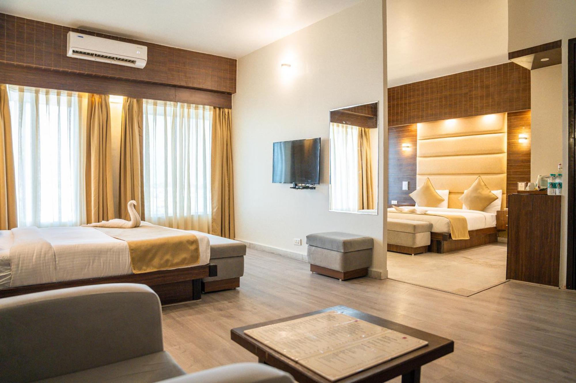 The Solitaire Dehradun Ngoại thất bức ảnh