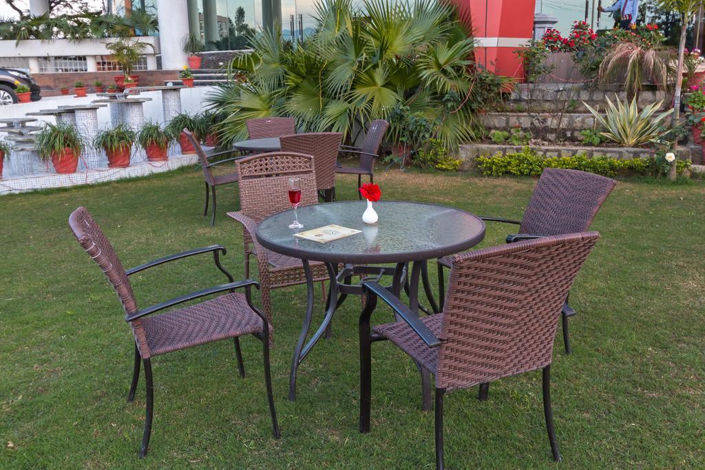 The Solitaire Dehradun Ngoại thất bức ảnh